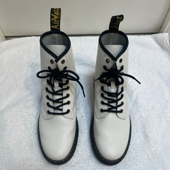 Men’s Sz 8 Dr. Martens White Leather Boots - Picture 5 of 13